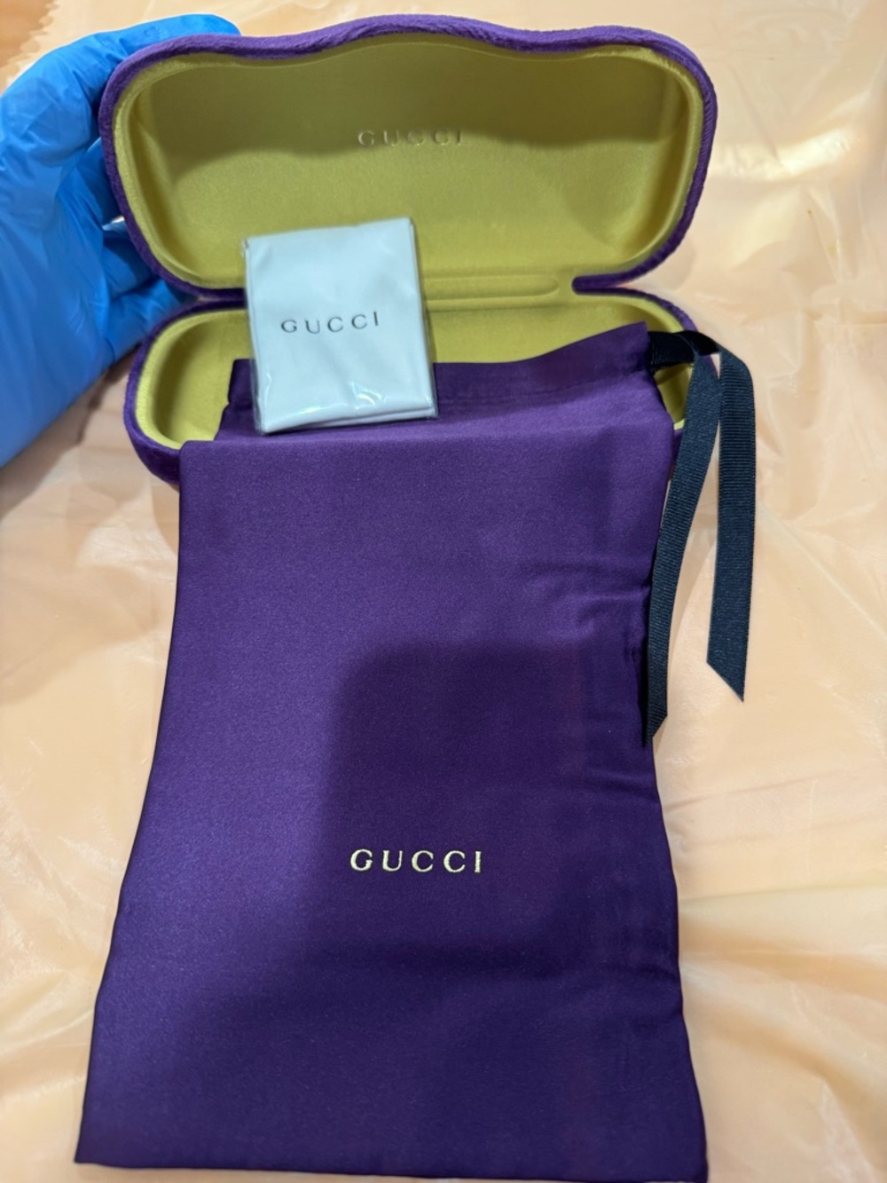 Gucci Purple Velvet Sunglass Case with Green Lining - Picture 3 of 4